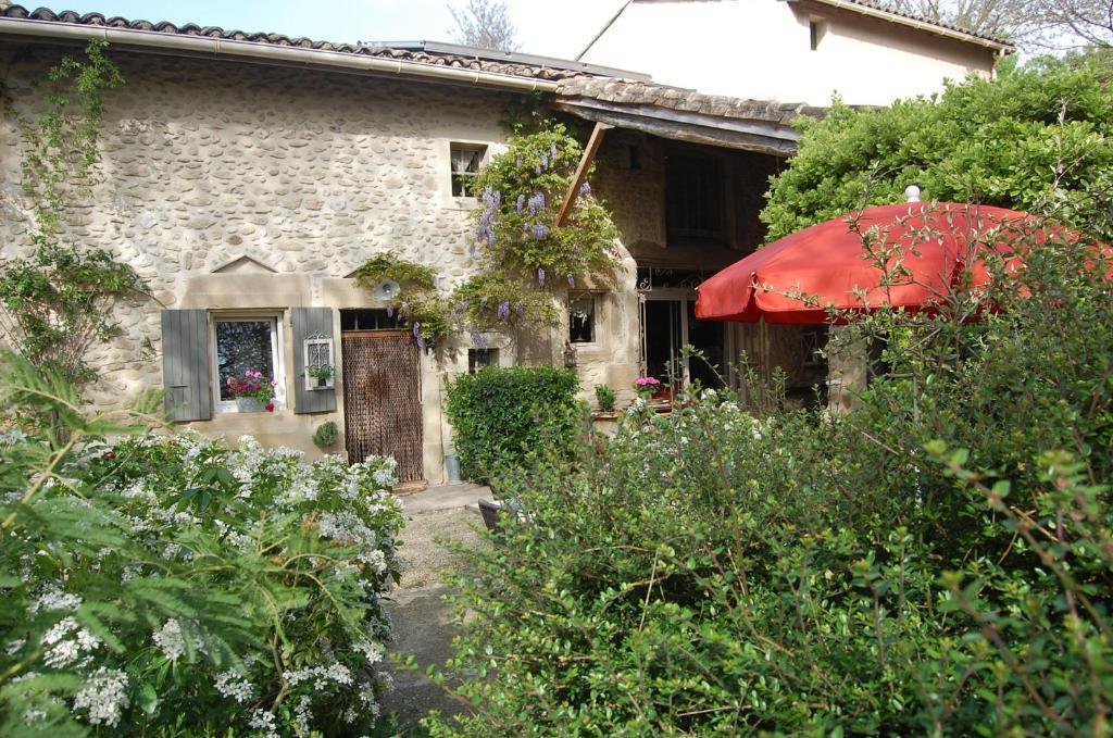 Le Mas Des Clots Bed & Breakfast Upie Exterior photo